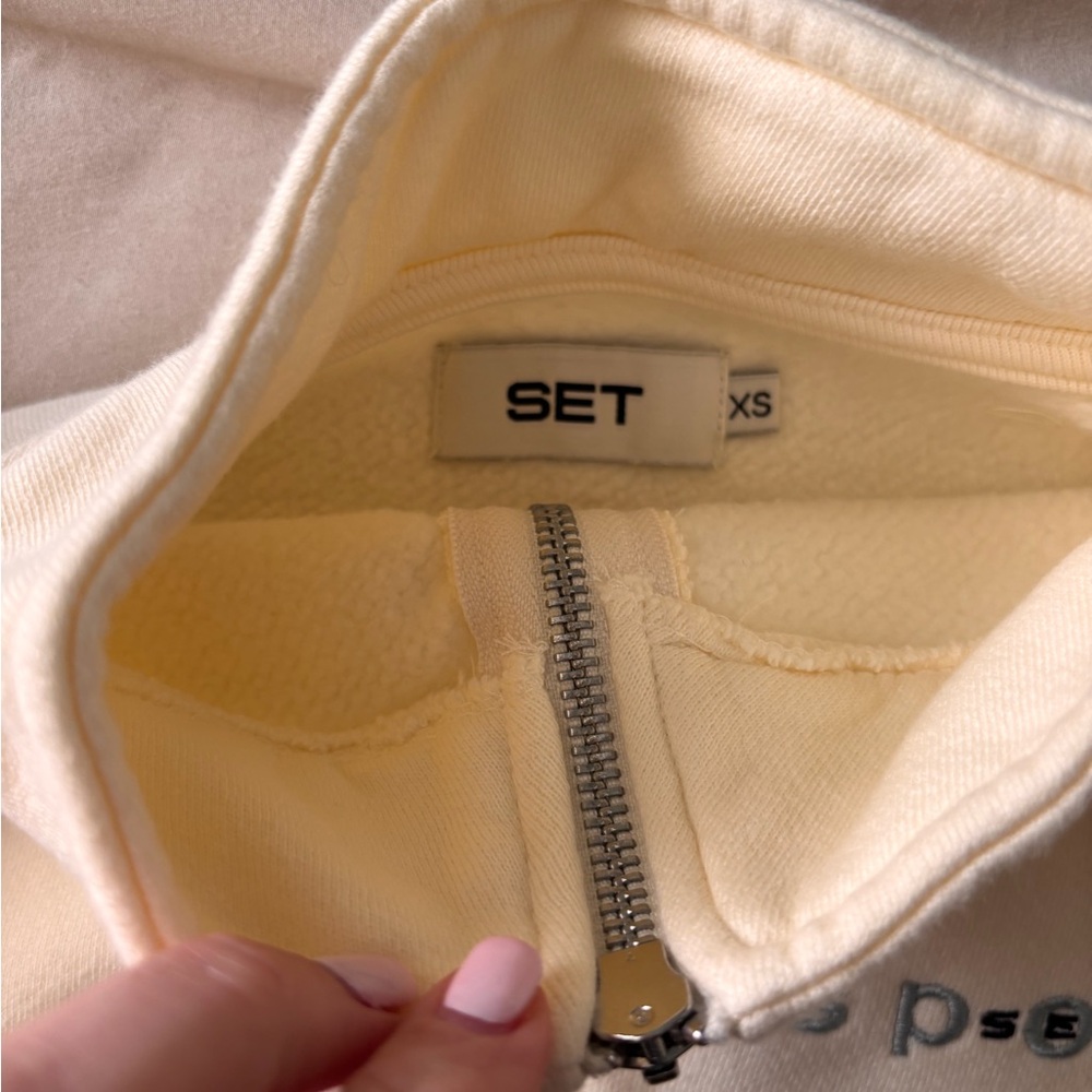 SET Active Cream Full-Zip Cropped Sweatshirt - Picture 2 of 2